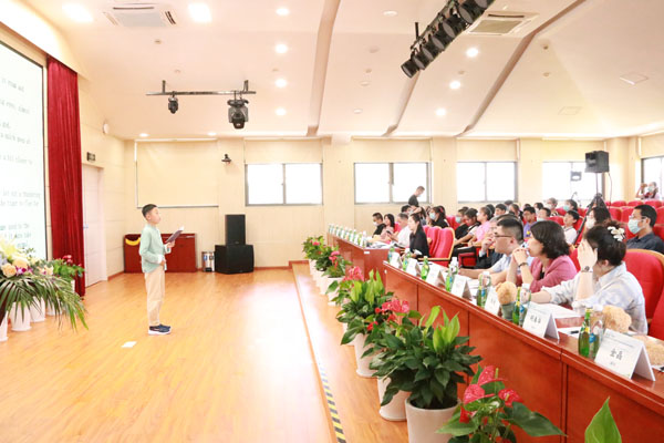 第二届“白鹭杯”上海市中小学生国际学生中国传统故事英文诵读活动开展线下展示im体育