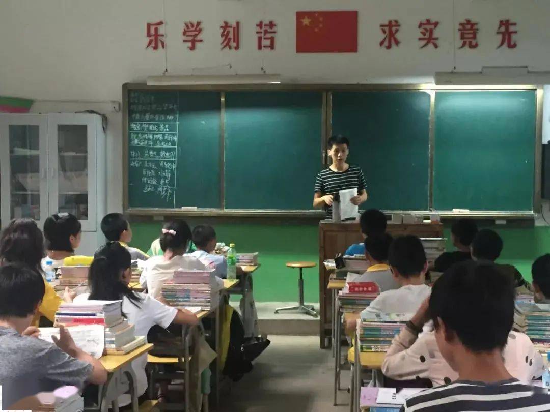 im体育用一个字形容你的大学生活！冲！(图2)