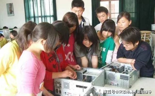 im体育大学读什么专业好？这3个专业是首选毕业就是铁饭碗！(图2)